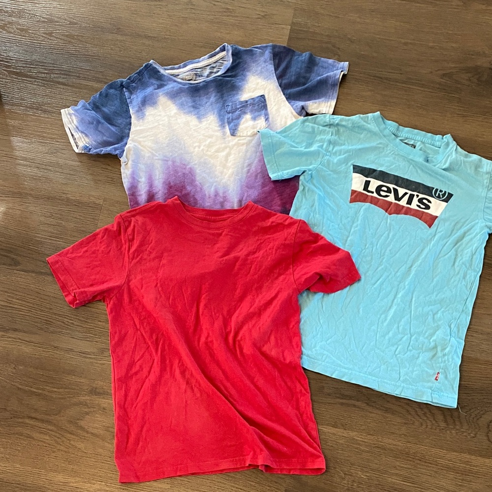 Set of 3 Kids T-Shirts Red, Levi’s, and Tie-Dye